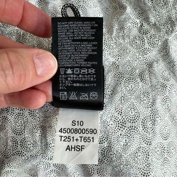 The North Face Womens Size XL Geometric Print Hooded Vented Full Zip Rain Jacket - Picture 16 of 16